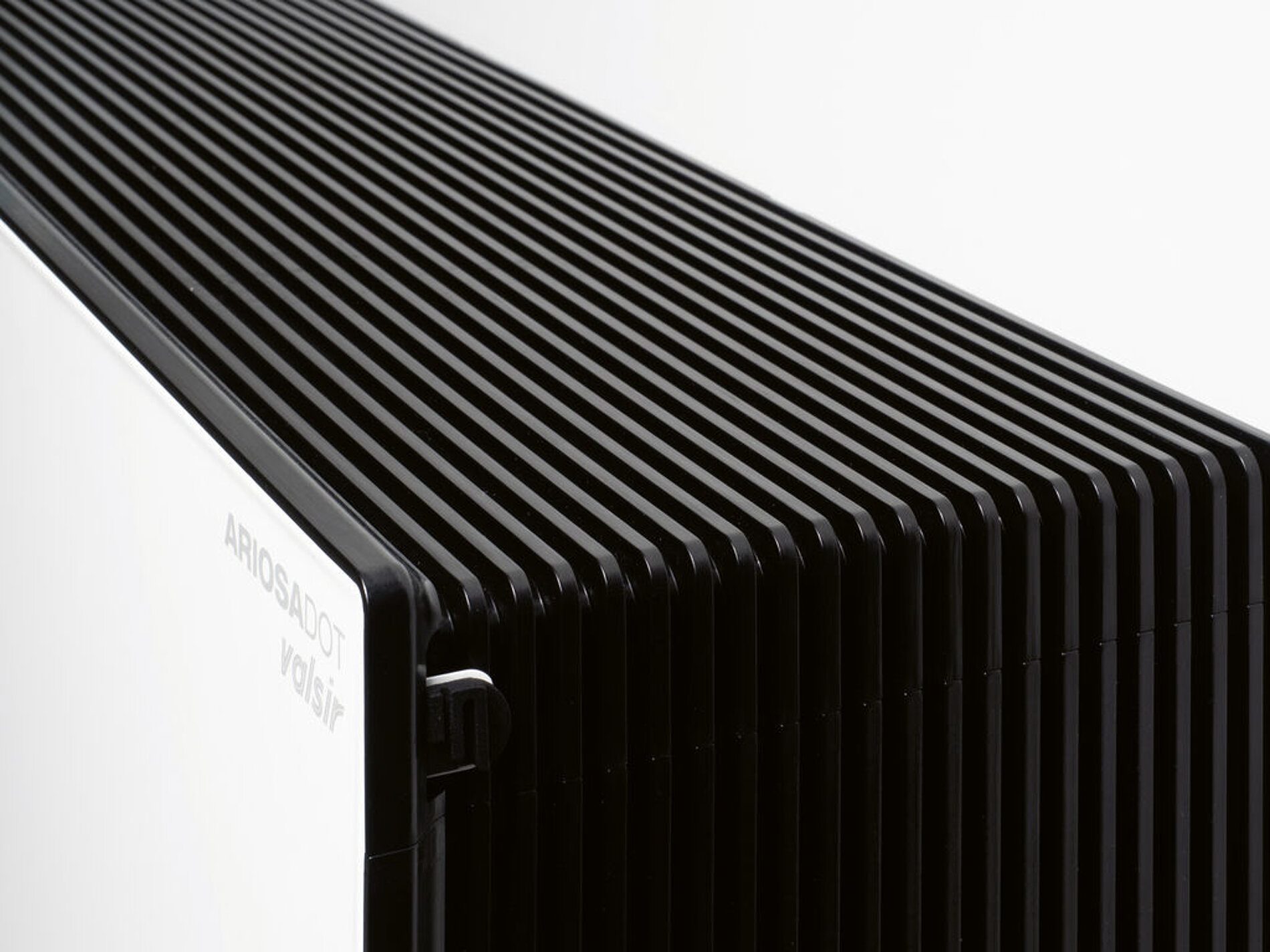 Valsir Ariosa DOT — top fin detail